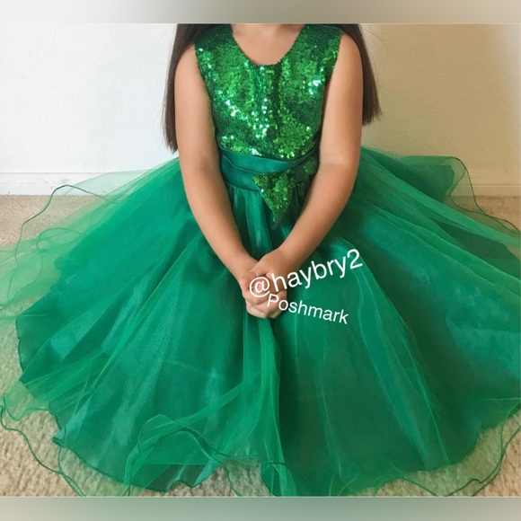 Dress for a 3-year-old, elegant and comfortable. Green color. - Picture 6 of 17